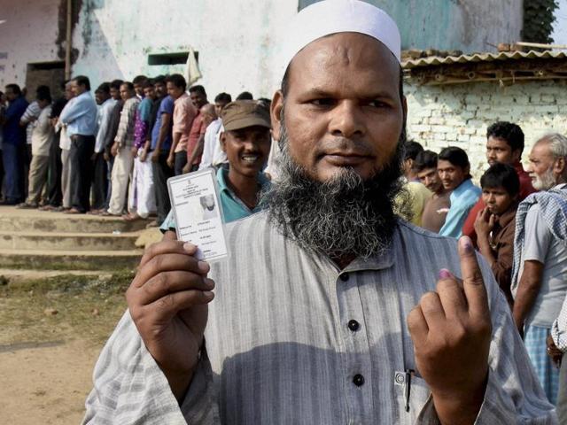 Polling in the fourth phase will take place in seven districts of north and western Bihar – West Champaran, East Champaran, Sitamarhi, Sheohar, Muzaffarpur, Gopalganj and Siwan. West Champaran, East Champaran and Sitamarhi are situated along the India-Nepal border and have a high concentration of Muslims. (PTI Photo) Polling in the fourth phase will take place in seven districts of north and western Bihar – West Champaran, East Champaran, Sitamarhi, Sheohar, Muzaffarpur, Gopalganj and Siwan. West Champaran, East Champaran and Sitamarhi are situated along the India-Nepal border and have a high concentration of Muslims. (PTI Photo)