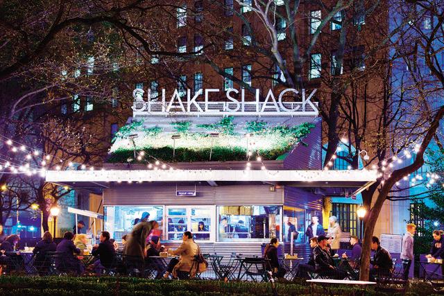 No extras here: New York restaurateur Danny Meyer, who runs several places, including Shake Shack, has announced that he is abolishing tips at all his restaurants. (Photo: SHUTTERSTOCK)
