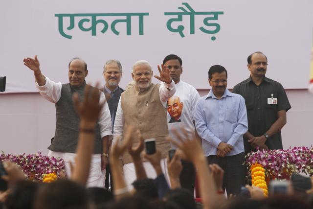 Prime Minister Narendra Modi, home minister Rajnath Singh, Delhi CM Arvind Kejriwal and L-G Najeeb Jung, among others, during the Run for Unity on Rashtriya Ekta Diwas in New Delhi. (Virendra Singh Gosain/ HT Photo)