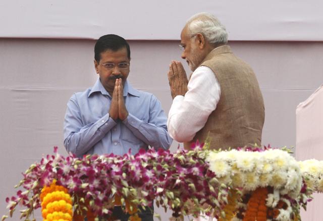 Prime Minister Modi greets Delhi CM Arvind Kejriwal as he inaugurates Run for Unity day. The day commemorates the 140th birth anniversary of Sardar Patel, India’s first home minister. (Virendra Singh Gosain/ HT Photo)