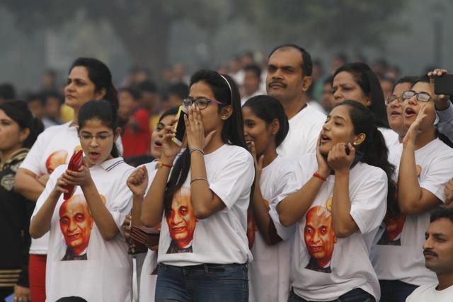 Participants prepare during the Run for Unity on Rashtriya Ekta Diwas, at Rajpath, in New Delhi. (Virendra Singh Gosain/ HT photo)