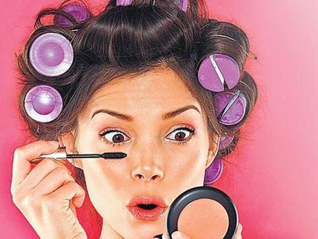 You don’t need a whole day or a visit to the beauty salon to turn heads at a party. You don’t need a whole day or a visit to the beauty salon to turn heads at a party.