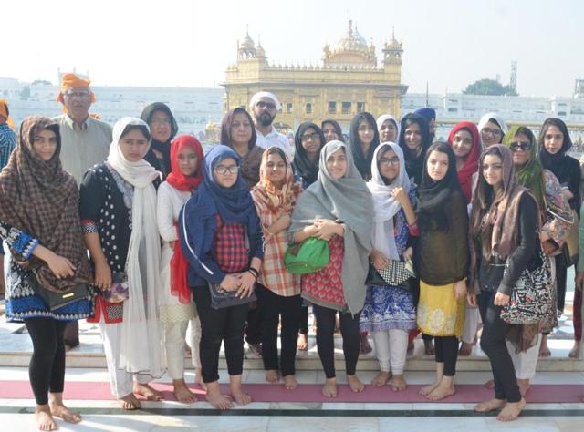 A 280-member group undertook a five-day trip to Chandigarh. The students paid obeisance at the Golden Temple here on Sunday and then left for Lahore through the Wagah border. (HT Photo) A 280-member group undertook a five-day trip to Chandigarh. The students paid obeisance at the Golden Temple here on Sunday and then left for Lahore through the Wagah border. (HT Photo)