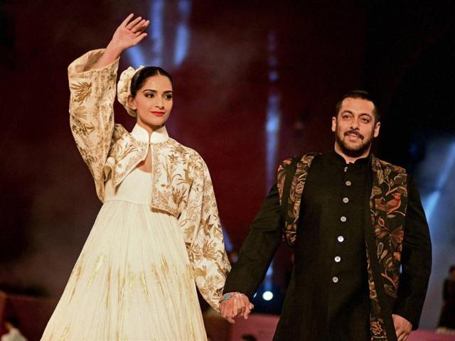 Salman Khan and Sonam Kapoor at a fashion show by Fashion Design Council of India at IIM, Ahmedabad. (PTI)