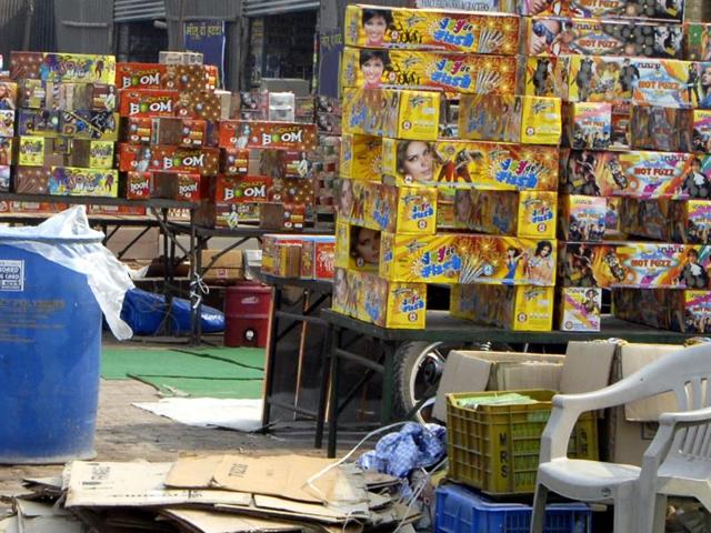 Crackers on sale in Ludhiana on Sunday. (HT Photo) Crackers on sale in Ludhiana on Sunday. (HT Photo)