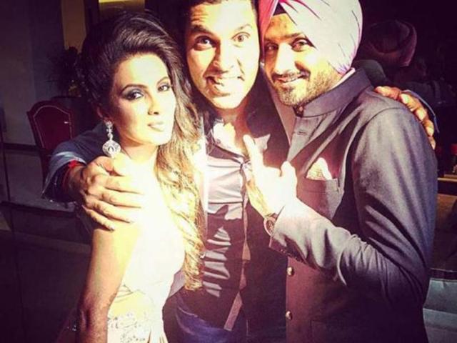 Yuvraj Singh skipped a Ranji match to attend Harbhajan’s wedding reception. had a star-studded wedding reception in the national capital on Sunday after tying the knot at a private ceremony in Punjab. The guest list included cricketers Virat Kohli, Virendra Sehwag, MS Dhoni, Kapil Dev, Prime Minister Narendra Modi and former prime minister Manmohan Singh among others. (INSTAGRAM)