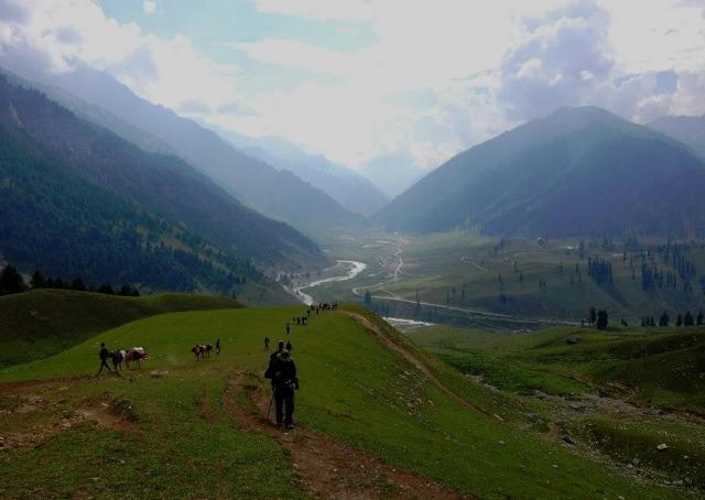There couldn’t be a better place to get lost than the Great Kashmir Lakes. There couldn’t be a better place to get lost than the Great Kashmir Lakes.