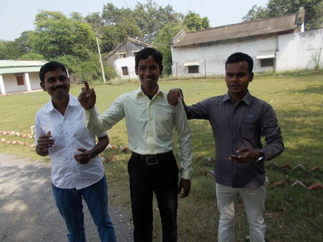 Three hardcore Maoists who underwent reverse vasectomy in Chhattisgarh, the first ever initiative by any state, after they surrendered in 2014. (HT Photo)