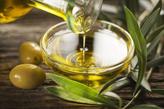 Olive Oil is rich in vitamin E. (Shutterstock) Olive Oil is rich in vitamin E. (Shutterstock)