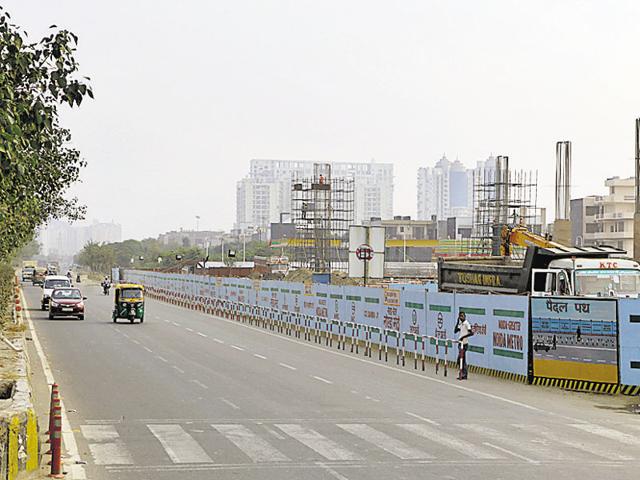 The proposed project will take the metro to Greater Noida’s developing residential zones. (Salman Ali/HT Photo) The proposed project will take the metro to Greater Noida’s developing residential zones. (Salman Ali/HT Photo)