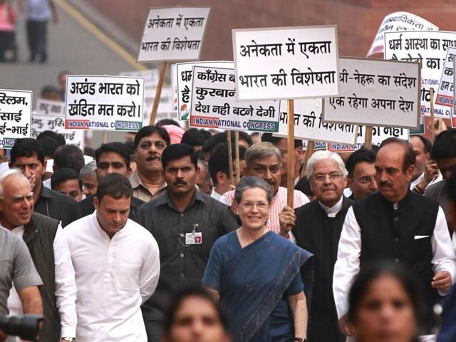 Senior party leaders Ghulam Nabi Azad, Kapil Sibal and Ashwani Kumar were also present at the march. (Sanjeev Verma/ HT Photo) Senior party leaders Ghulam Nabi Azad, Kapil Sibal and Ashwani Kumar were also present at the march. (Sanjeev Verma/ HT Photo)