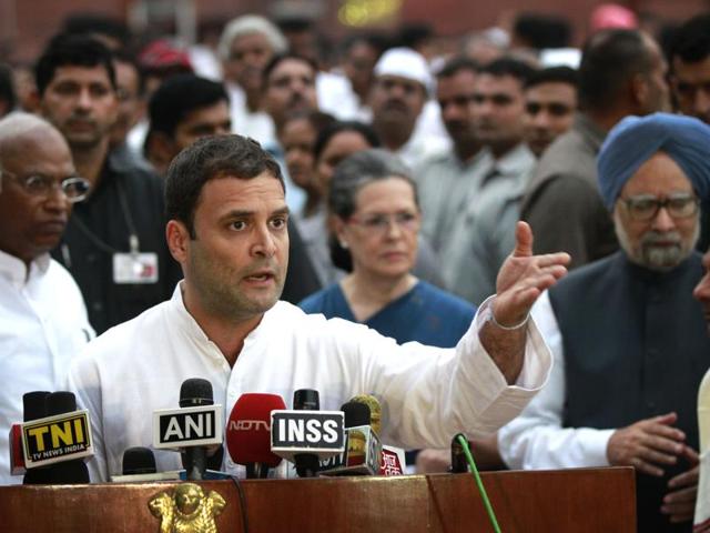 Congress vice-president Rahul Gandhi also attacked the Modi-led government, taking on Union minister Gen VK Singh for his dog analogy after the killing of two Dalit children in a Faridabad village. (Sanjeev Verma/ HT Photo) Congress vice-president Rahul Gandhi also attacked the Modi-led government, taking on Union minister Gen VK Singh for his dog analogy after the killing of two Dalit children in a Faridabad village. (Sanjeev Verma/ HT Photo)