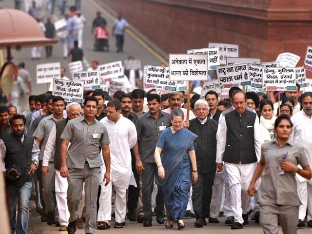 The Congress leaders carried placards that said the party will fight communalism and no attempt should be made to disrupt the unity of the country. (Sanjeev Verma/ HT Photo) The Congress leaders carried placards that said the party will fight communalism and no attempt should be made to disrupt the unity of the country. (Sanjeev Verma/ HT Photo)