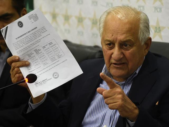 Pakistan Cricket Board (PCB) chairman Shaharyar Khan speaking during a press conference in Lahore on October 21, 2015. (AFP Photo) Pakistan Cricket Board (PCB) chairman Shaharyar Khan speaking during a press conference in Lahore on October 21, 2015. (AFP Photo)