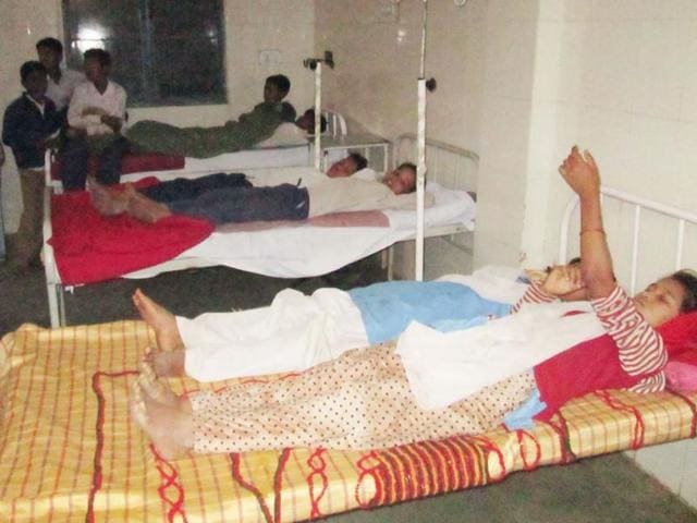 Over 60 school children were taken ill, after consuming mid-day meals at a government middle school in Raisen district on Tuesday. (HT photo) Over 60 school children were taken ill, after consuming mid-day meals at a government middle school in Raisen district on Tuesday. (HT photo)