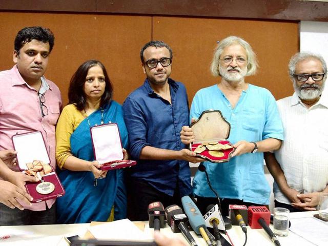 Filmmakers (From L to R) Kirti Nakhwa, Harshavardhan Kulkarni, Nishta Jain, Dibakar Banerjee, Anand Patwardhan and Paresh Kamdar at a press conference returning their National Awards to protest against the government.(PTI Photo) Filmmakers (From L to R) Kirti Nakhwa, Harshavardhan Kulkarni, Nishta Jain, Dibakar Banerjee, Anand Patwardhan and Paresh Kamdar at a press conference returning their National Awards to protest against the government.(PTI Photo)