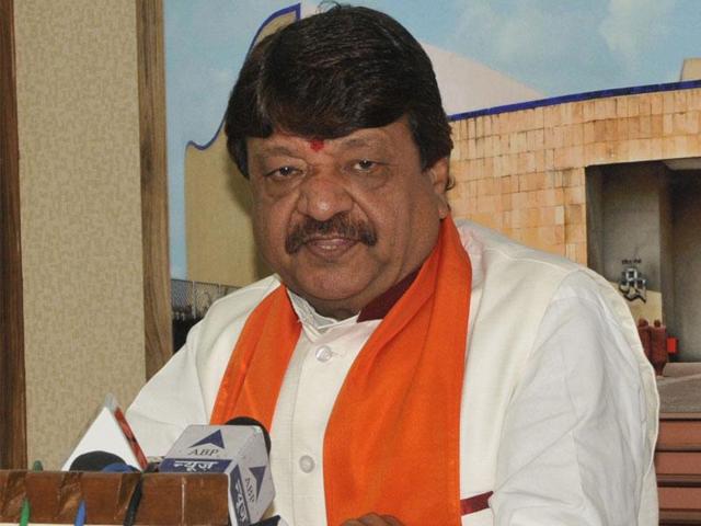 BJP leader Kailash Vijayvargiya. The former MP minister has attacked Bollywood actor Shah Rukh Khan over his “extreme intolerance” comment.(HT File photo)