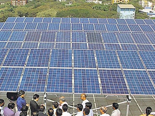 India generates about 350 million tonnes of agricultural waste every year and the ministry of new and renewable energy estimates this waste can generate more than 18,000 MW of power every year apart from generating green fertiliser for farms.(Photo courtesy: Shutterstock) India generates about 350 million tonnes of agricultural waste every year and the ministry of new and renewable energy estimates this waste can generate more than 18,000 MW of power every year apart from generating green fertiliser for farms.(Photo courtesy: Shutterstock)