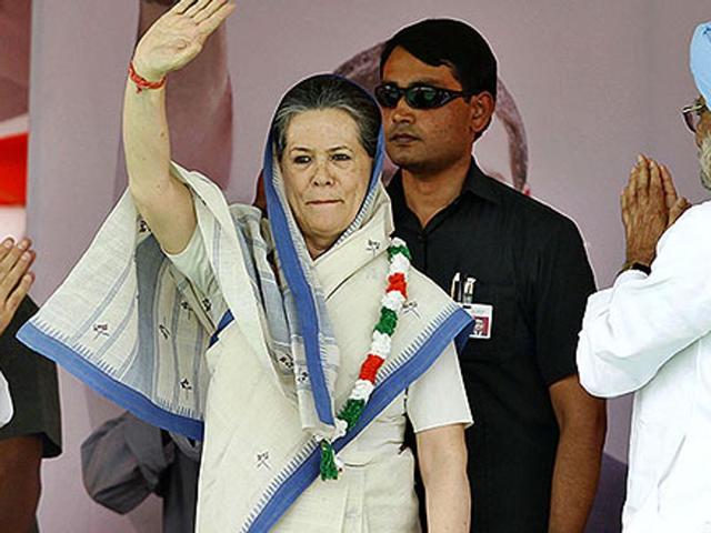 New Delhi: Congress President Sonia Gandhi greets President Pranab Mukherjee during a meeting at Rashtrapati Bhavan in New Delhi on Monday. (PTI) New Delhi: Congress President Sonia Gandhi greets President Pranab Mukherjee during a meeting at Rashtrapati Bhavan in New Delhi on Monday. (PTI)