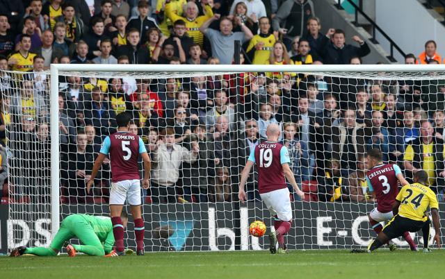 Watford’s Odion Ighalo scores their first goal of the game during their English Premier League football match against West Ham at Vicarage Road, London. (AP Photo) Watford’s Odion Ighalo scores their first goal of the game during their English Premier League football match against West Ham at Vicarage Road, London. (AP Photo)