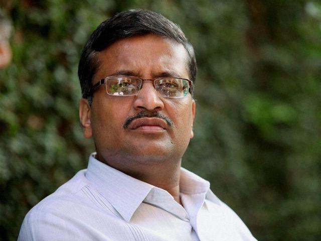 IAS officer Ashok Khemka was chargesheeted during the Congress rule in September 2013 . (HT File Photo) IAS officer Ashok Khemka was chargesheeted during the Congress rule in September 2013 . (HT File Photo)