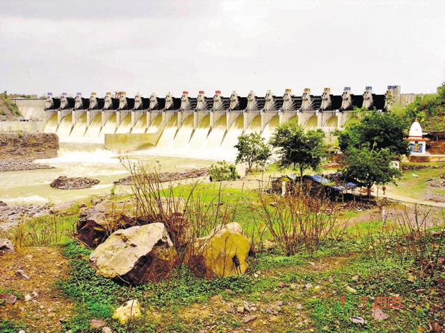 Efforts are underway to hand over the 400 MW Maheshwar hydel project to a government public sector unit.(File photo) Efforts are underway to hand over the 400 MW Maheshwar hydel project to a government public sector unit.(File photo)