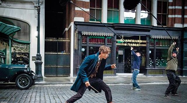 (Entertainment Weekly) (Entertainment Weekly)