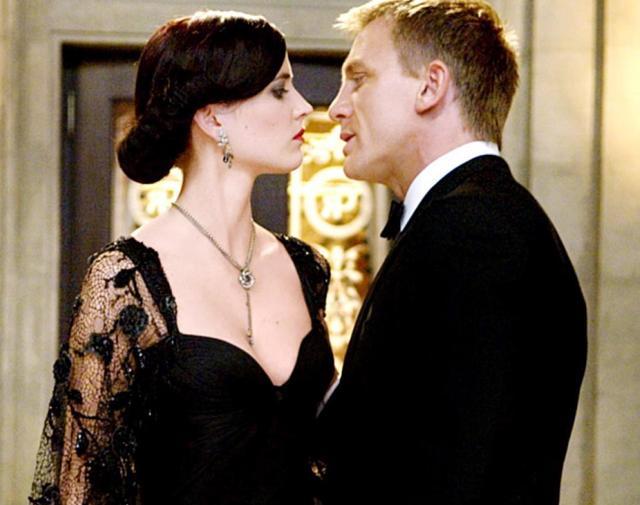 James Bond (Daniel Craig) resigned from MI6 in Casino Royale (2006) to live happily ever after with Vesper Lynd (Eva Green)
