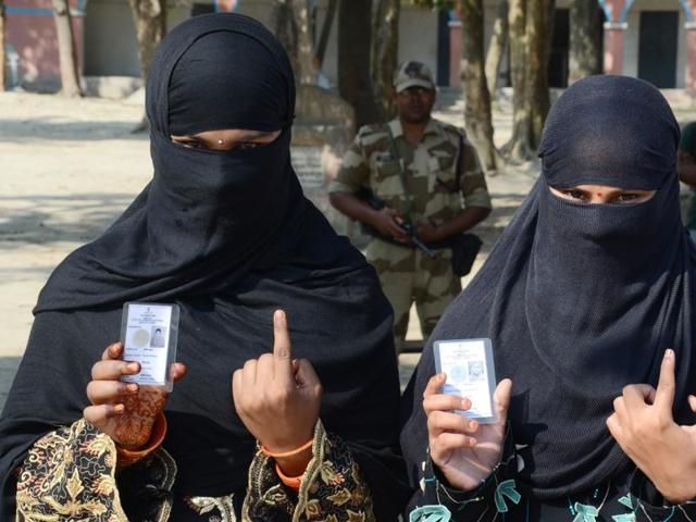 A total of 1,55,43,594 electors are eligible to vote to decide the fate of 827 candidates, including 58 women.(HT Photo) A total of 1,55,43,594 electors are eligible to vote to decide the fate of 827 candidates, including 58 women.(HT Photo)