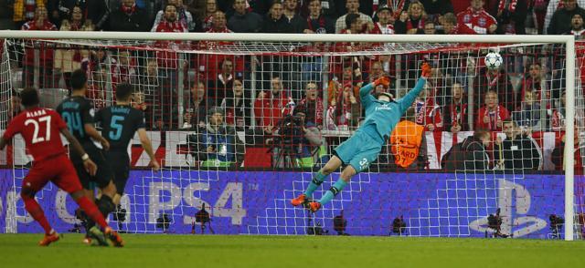 David Alaba scores the third goal for Bayern Munich. (Reuters Photo) David Alaba scores the third goal for Bayern Munich. (Reuters Photo)