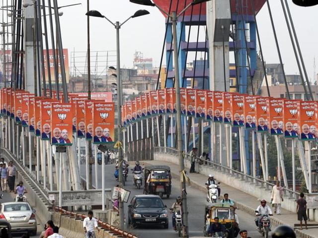 Patna’s Chiraiya Tand bridge is flanked by saffron-hued posters of Prime Minister Narendra Modi and BJP president Amit Shah on both sides, ahead of the hotly-contested Bihar elections. (Arvind Yadav/ HT Photo) 