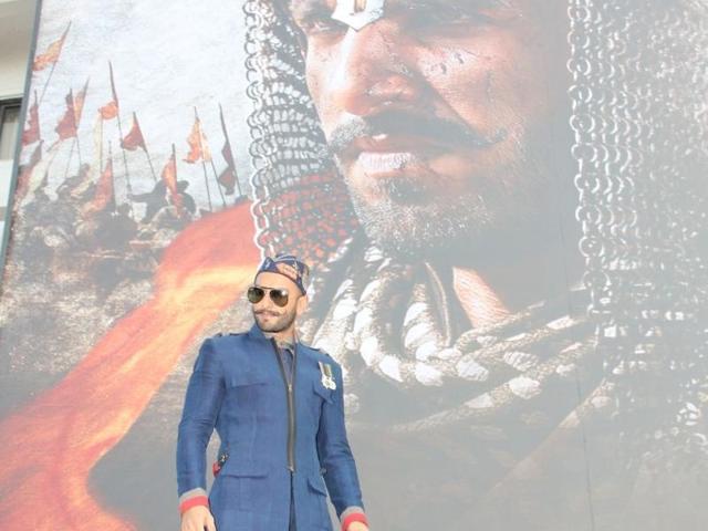 Ranveer Singh launched a new poster of Bajirao Mastani on Nov 4, 2015 and the actor was dressed in royal blue for the event. (IANS)