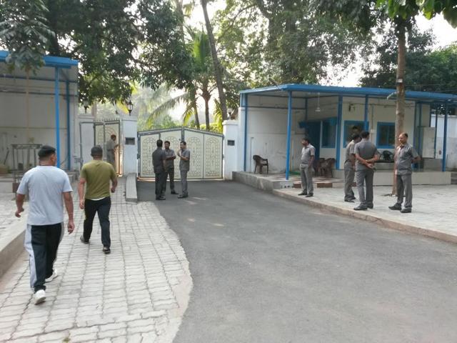 Nitish Kumar’s residence on Friday morning, a day after the five phases of Bihar elections concluded on Thursday. (AP Dube/HT Photo) Nitish Kumar’s residence on Friday morning, a day after the five phases of Bihar elections concluded on Thursday. (AP Dube/HT Photo)