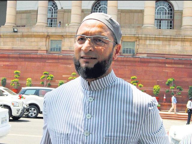 Voters in Baisi on Thursday hinted at voting for Asaduddin Owaisi’s All India Majlis-e-Ittehadul though reports from the Kishanganj and Purnia suggested Muslims there were a divided lot. (Arvind Yadav/HT Photo)