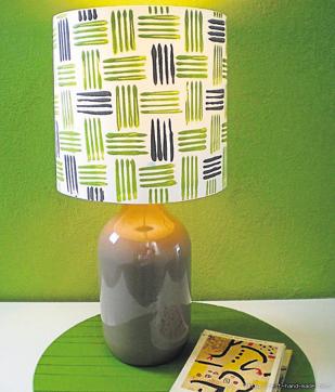 Line your fork with paint and use it as a stamp to create an interesting pattern. (IMAGESBAZAAR) Line your fork with paint and use it as a stamp to create an interesting pattern. (IMAGESBAZAAR)
