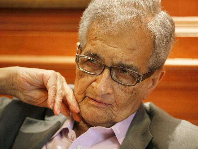 Nobel laureate Amartya Sen wants Britain to welcome Prime Minister Narendra Modi this week, but also to use the occasion to question him on recent events in India that have caused some concern about tolerance in society. (HT File Photo) Nobel laureate Amartya Sen wants Britain to welcome Prime Minister Narendra Modi this week, but also to use the occasion to question him on recent events in India that have caused some concern about tolerance in society. (HT File Photo)