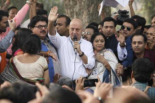Actor Anupam Kher and other film personalities including director Madhur Bhandarkar led a march from India Gate to Rashtrapati Bhavan. (Raj K Raj/HT Photo)