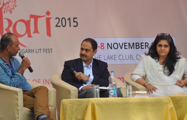 (From left) Mahesh Rao, Anupam Srivastava and Teesta Setalvad at the Lit fest in Chandigarh. (Karun Sharma/HT) (From left) Mahesh Rao, Anupam Srivastava and Teesta Setalvad at the Lit fest in Chandigarh. (Karun Sharma/HT)