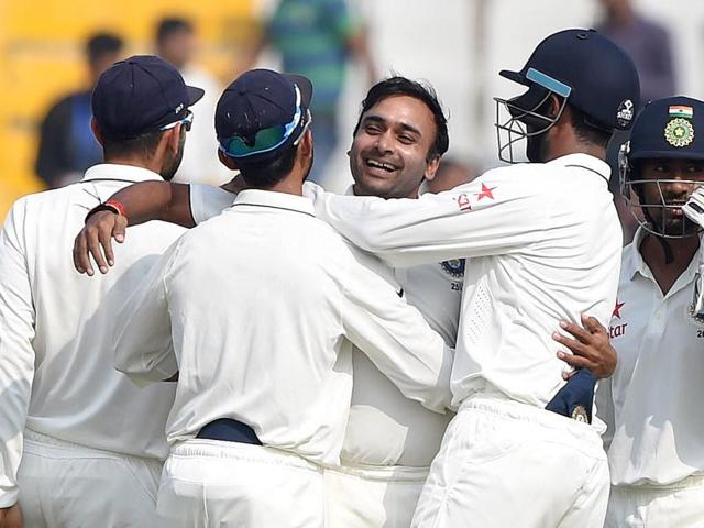 India's Amit Mishra (C) celebrates with teammates the wicket of South Africa's AB de Villiers. (AFP Photo) India's Amit Mishra (C) celebrates with teammates the wicket of South Africa's AB de Villiers. (AFP Photo)
