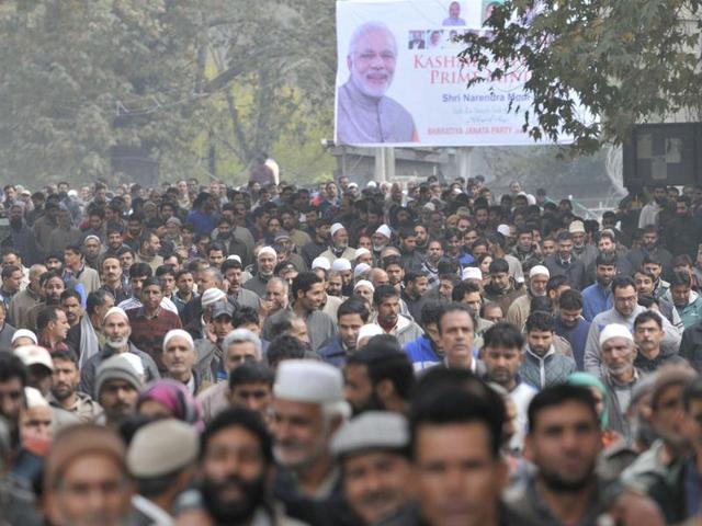 Ruling Peoples Democratic Party (PDP) workers, migrant labourers and casual employees of state government appeared to form the bulk of the audience for the rally. (Waseem Andrabi/Ht)
