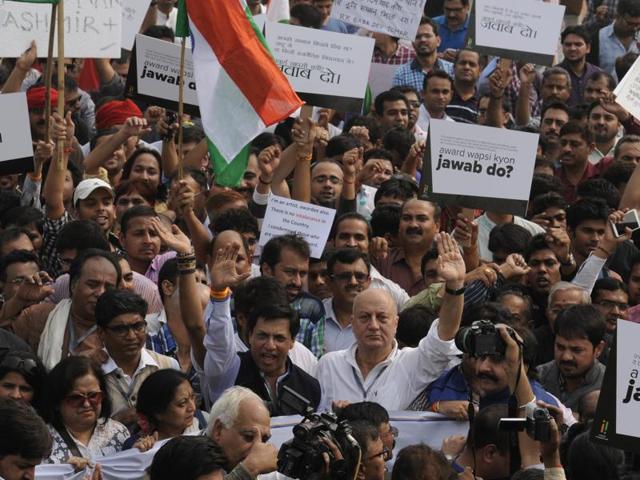 Protest march led by actor Anupam Kher and others from the literary and film world held at Rajpath in New Delhi on Saturday. (Saumya Khandelwal/ HT Photo) Protest march led by actor Anupam Kher and others from the literary and film world held at Rajpath in New Delhi on Saturday. (Saumya Khandelwal/ HT Photo)