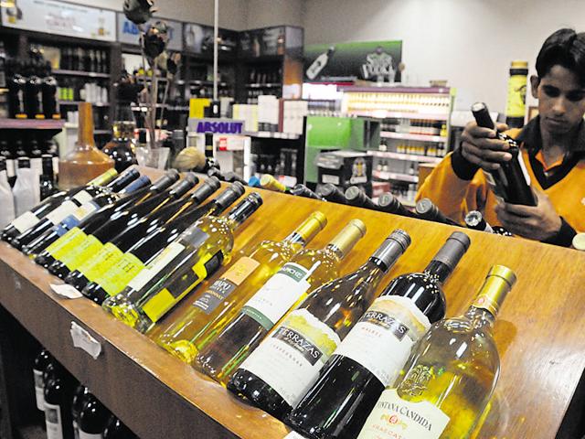Last year, 876 licences were issued till Diwali. (HT File Photo) Last year, 876 licences were issued till Diwali. (HT File Photo)