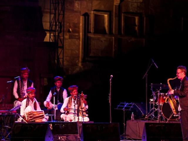 Scottish saxophonist and composer Brian Moliey performing with Rajasthani artists at RIFF.(OIJO/JODHPUR RIFF)