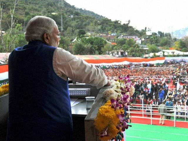 Prime Minister Narendra Modi addresses a gathering at Chanderkote, Ramban, in Jammu and Kashmir on Saturday.(PTI) Prime Minister Narendra Modi addresses a gathering at Chanderkote, Ramban, in Jammu and Kashmir on Saturday.(PTI)