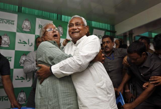 RJD chief Lalu Prasad Yadav and Nitish Kumar celebrate after the results of the Bihar Assembly elections were announced. (Arun Sharma/HT) RJD chief Lalu Prasad Yadav and Nitish Kumar celebrate after the results of the Bihar Assembly elections were announced. (Arun Sharma/HT)