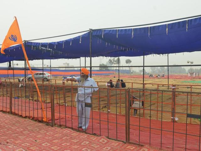 For the event Sikh hardliners have rented land on the Amritsar-Tarn Taran road after the SGPC refused permission to hold the Sarbat Khalsa in the Golden Temple. (Sameer Sehgal/HT Photo)