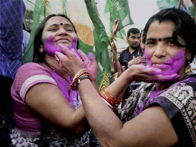 Supporters of Congress, RJD and JD(U) celebrate the Grand Alliance’s victory in Bihar assembly elections in Ranchi on Sunday. (PTI Photo) Supporters of Congress, RJD and JD(U) celebrate the Grand Alliance’s victory in Bihar assembly elections in Ranchi on Sunday. (PTI Photo)