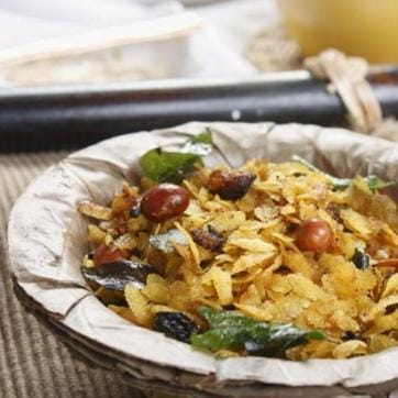 Chivda is made from beaten rice or poha with plenty of peanuts and cashew nuts. Chivda is made from beaten rice or poha with plenty of peanuts and cashew nuts.