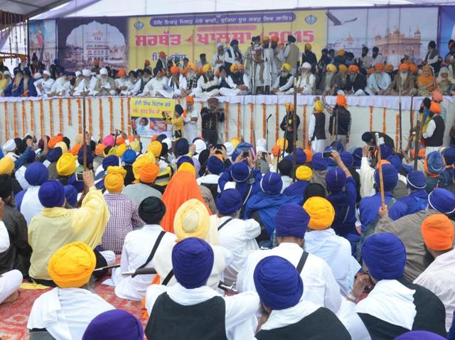 The congregation declared Lt Gen KS Brar (retd), the Operation Bluestar commander, and KPS Gill, a former Punjab Police DGP, as “tankhaiya” (guilty of religious misconduct). (Sameer Sehgal/HT)