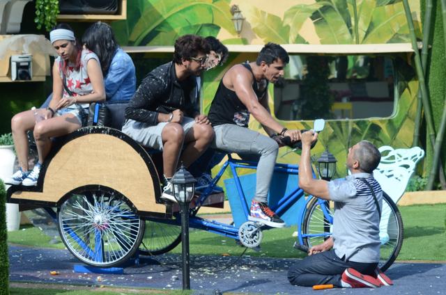 Team A and Team B compete in the ‘Highway Task’. (Colors TV)